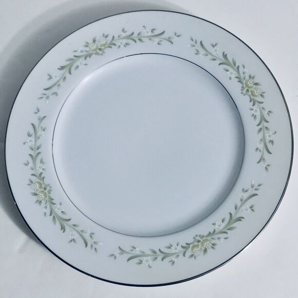 Ekco Prudence MILANCIA Rim Salad Plates Set of 4 Pattern #327 7-3/4 Diameter - Picture 2 of 6